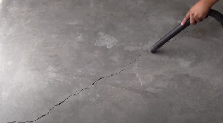 Chia sẻ cách xử lý vết nứt nền nhà xưởng nhanh chóng, an toàn 2 Nguyên nhân gây ra các vết nứt ở nền nhà xưởng