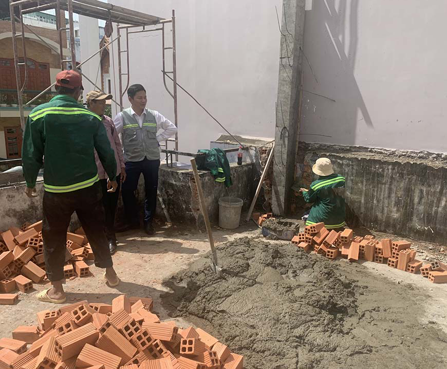 Cấy cột nâng tầng