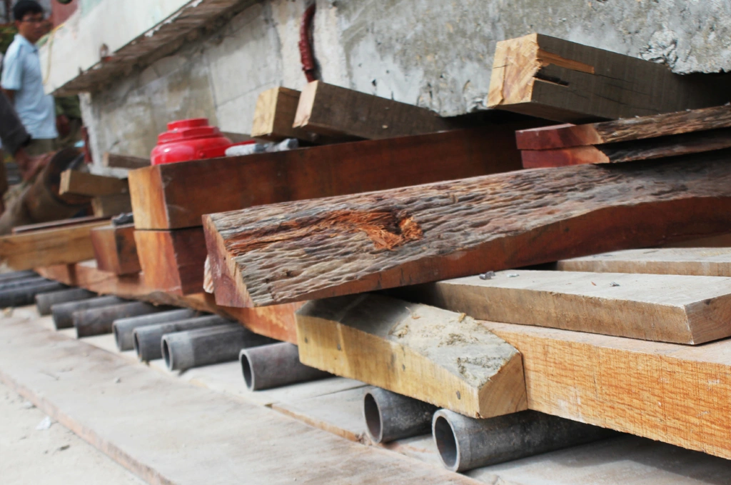 Thần đèn di chuyển nhà sang vị trí khác