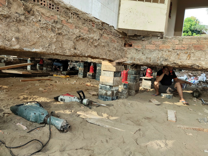 Hướng dẫn chi tiết cách nâng nhà chống ngập triệt để, không nứt móng 9 Công ty xử lý lún nghiêng và di dời nhà Việt Nam