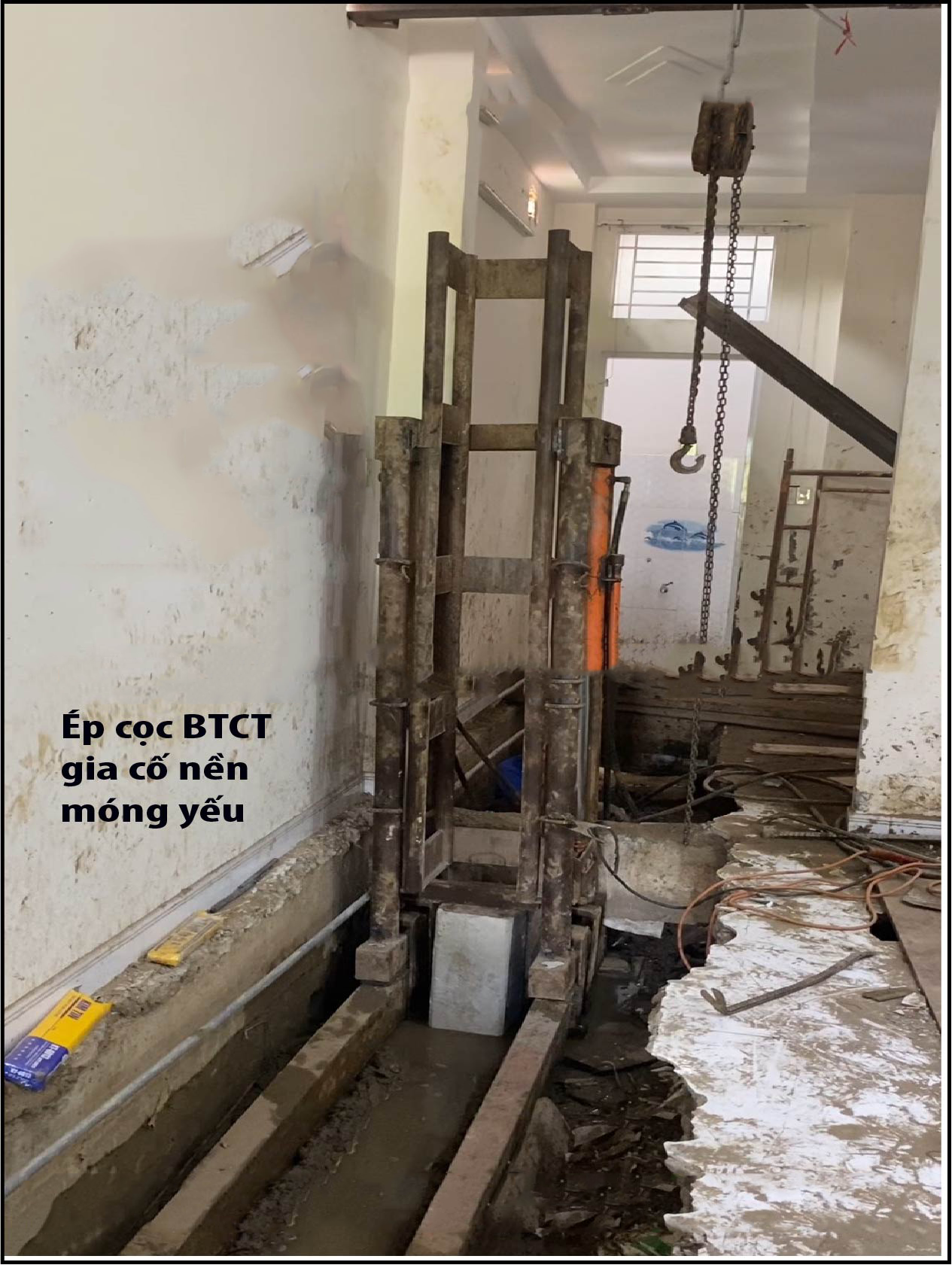 Ép cọc gia cố móng