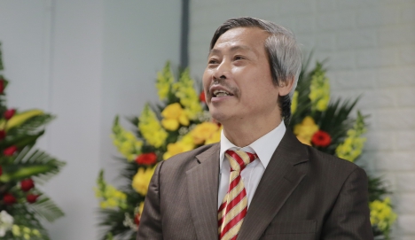 Giới thiệu về thần đèn Đỗ Quốc Khánh