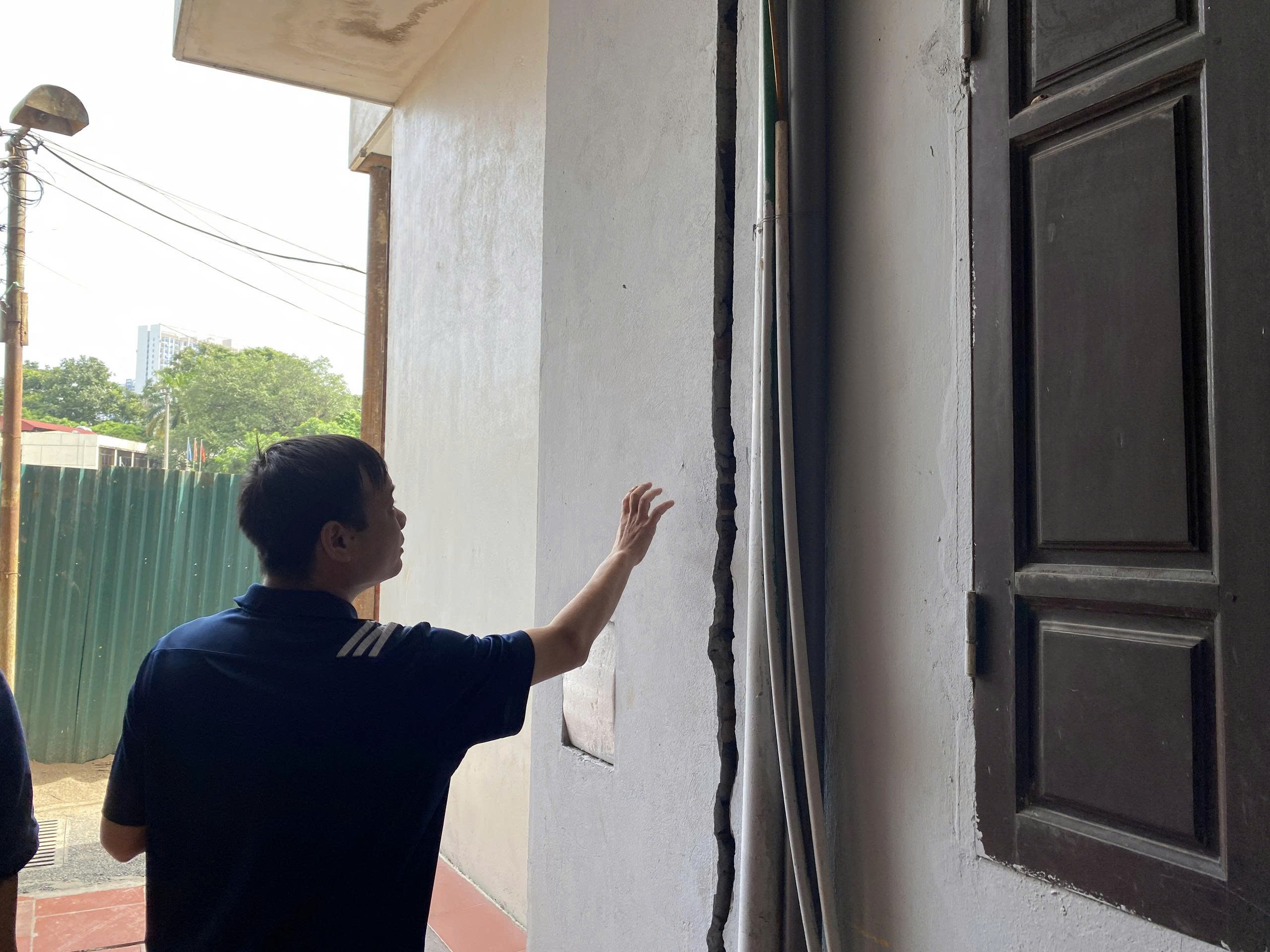 Dấu hiệu và nguyên nhân khiến ngôi nhà bị lún nghiêng